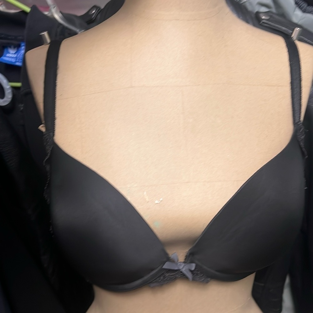 Victoria’s Secret Dream Angels push up bra Black 34DD